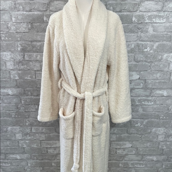 Barefoot Dreams CozyChic Knit
Adult Robe in Pearl - Picture 1 of 8